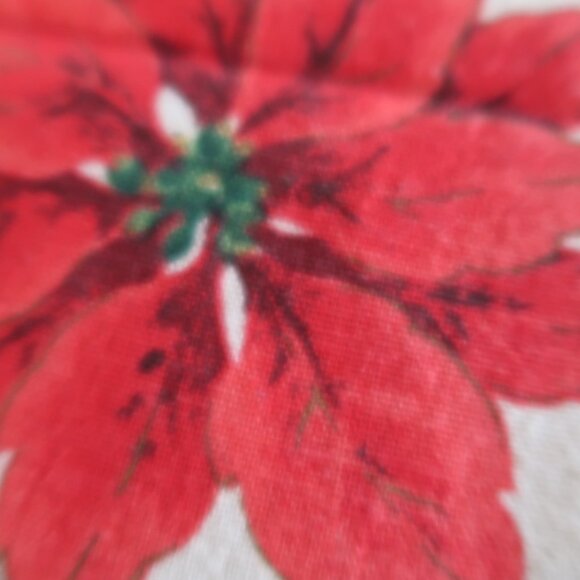 Christmas Poinsettias and Fruit Print Table Runner Homespun Style - Picture 5 of 8